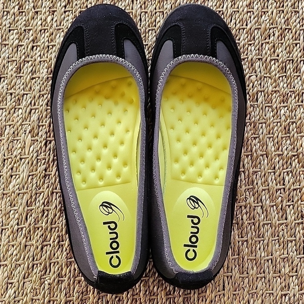 CLOUD 9 rounded toe flat shoes. Black gray. Size 10 M